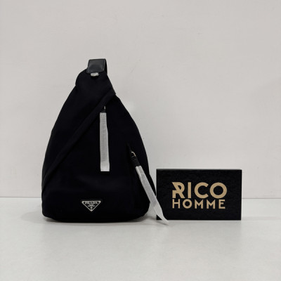 프RA다 리나일론 및 사피아노 가죽 백팩