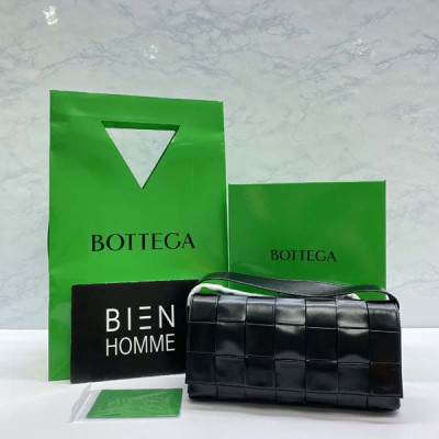 보*가 베*타 인트레치아토 카프스킨 카세트 백 (5color)