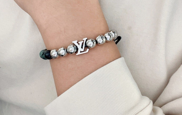 루이B통 MONOGRAM BEADS 그린원석 팔찌