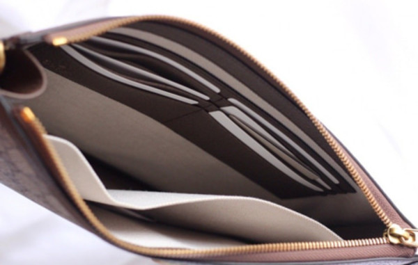 9찌 아기돼지삼형제 클러치