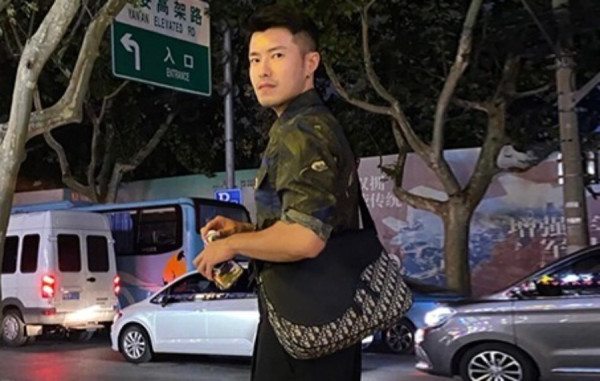 D올 블랙 & 오블리크 새들 메신저 백