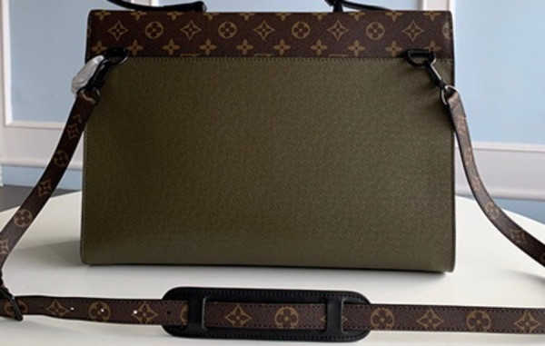 루이B통  포쉐트 보야주 스티머 크로스백