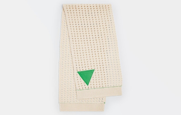 보*가 베*타 오픈 케이블 트라이앵글 양모 스카프 (2color)