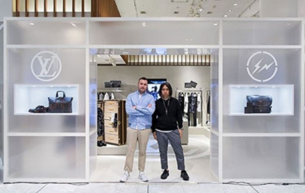 루이B통 토일렛 클러치