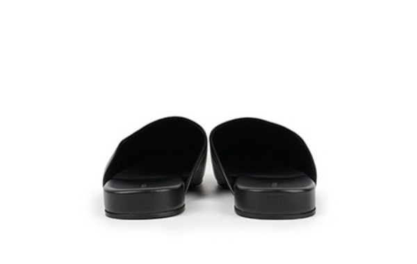 발렌시A가 카프스킨 코지 BB 슬리퍼