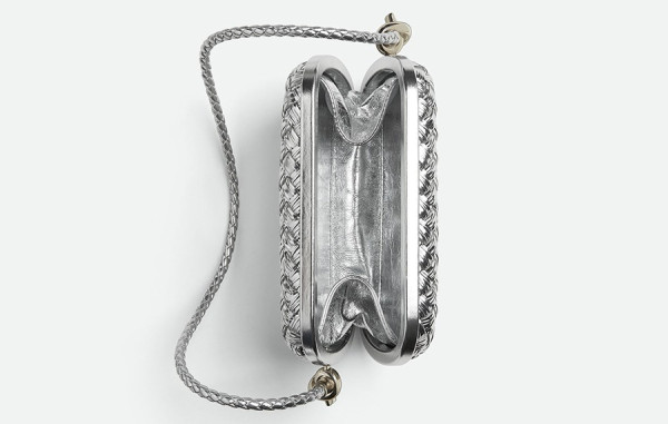 보*가 베*타 스트랩 놋 미노디에르 소가죽 숄더백