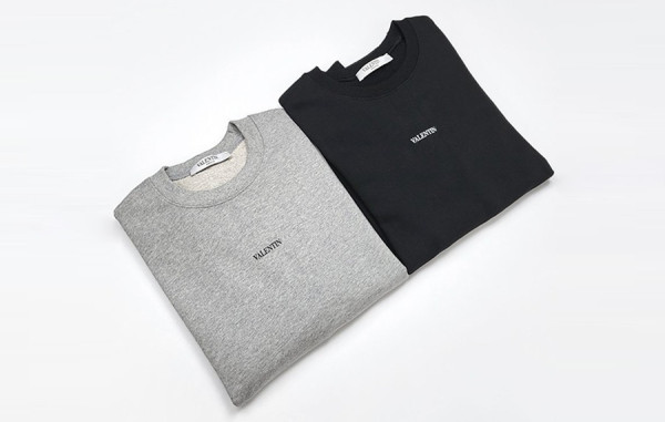 발렌T노 스몰 영문 로고 맨투맨 티셔츠 (2color)