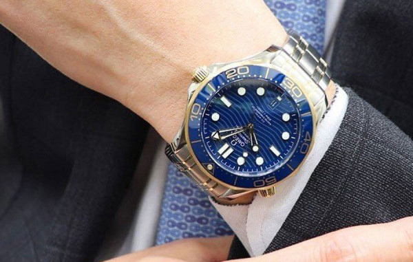 OM*GA 씨마스터 다이버 300M 청판 옐로우골드 콤비 42mm 코-엑시얼 1:1 최상급 (싱크 98.9%)