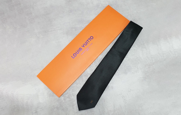 루이B통 펀칭 자수 넥타이 (HIGH QUALITY)